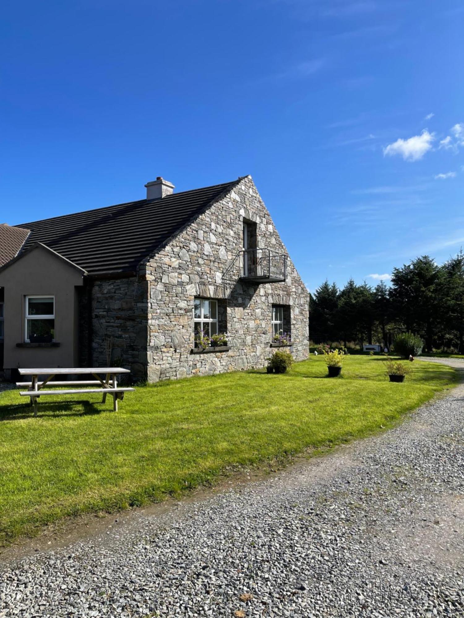Shanakeever Farm - 2 Bedroom Apartment Clifden Buitenkant foto